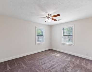 1305 Idylwild Street - Photo Thumbnail 13