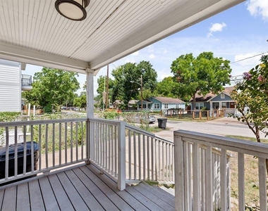 1305 Idylwild Street - Photo Thumbnail 4