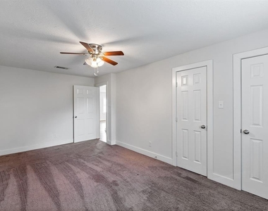 1305 Idylwild Street - Photo Thumbnail 16