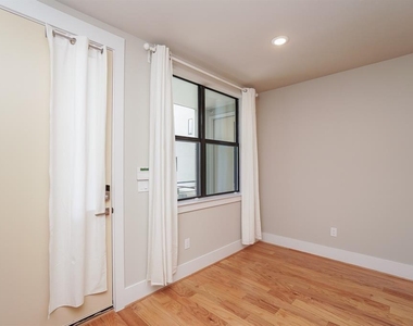 2401 Crawford Street - Photo Thumbnail 9