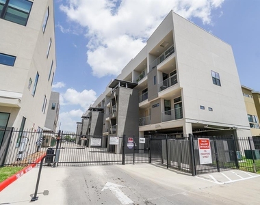 2401 Crawford Street - Photo Thumbnail 23