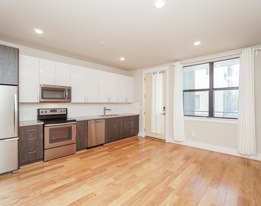 2401 Crawford Street - Photo Thumbnail 7