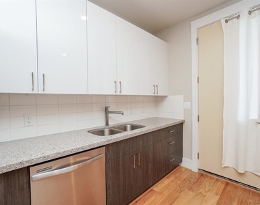 2401 Crawford Street - Photo Thumbnail 6