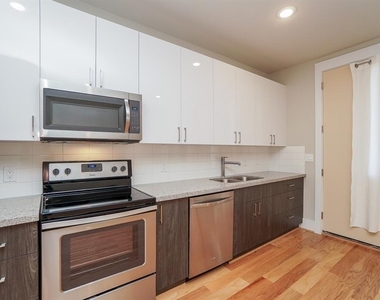 2401 Crawford Street - Photo Thumbnail 3