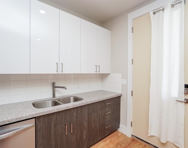 2401 Crawford Street - Photo Thumbnail 8