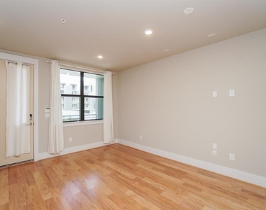 2401 Crawford Street - Photo Thumbnail 10
