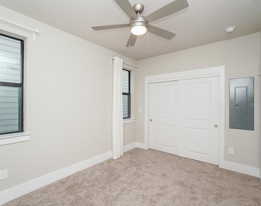 2401 Crawford Street - Photo Thumbnail 11