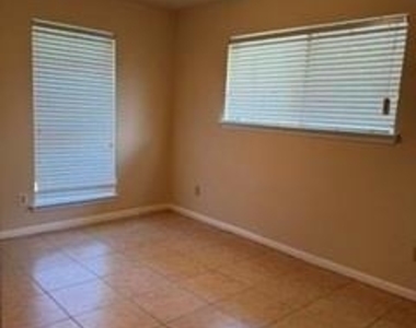 10118 Kirkbluff Drive - Photo Thumbnail 5