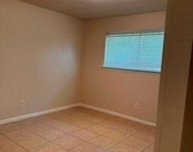 10118 Kirkbluff Drive - Photo Thumbnail 9