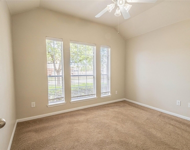 3318 Cactus Heights Lane - Photo Thumbnail 12