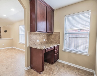 3318 Cactus Heights Lane - Photo Thumbnail 5
