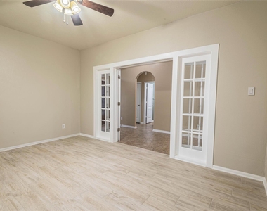 3318 Cactus Heights Lane - Photo Thumbnail 6