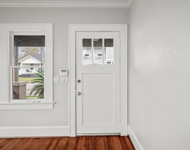 334 E 24th Street - Photo Thumbnail 7