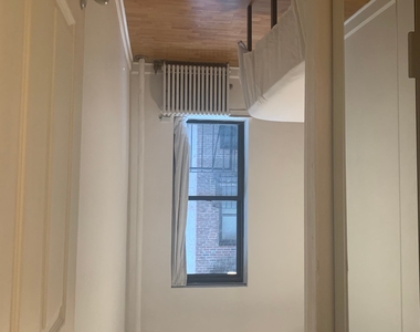 350 West 56th Street - Photo Thumbnail 5