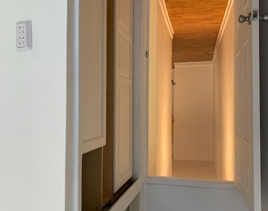350 West 56th Street - Photo Thumbnail 7
