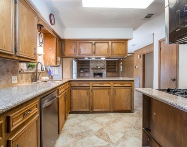 1830 Baker Drive - Photo Thumbnail 3