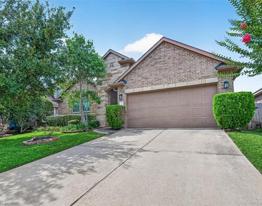 111 Pheasant Run Drive - Photo Thumbnail 3
