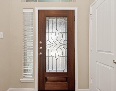 111 Pheasant Run Drive - Photo Thumbnail 5