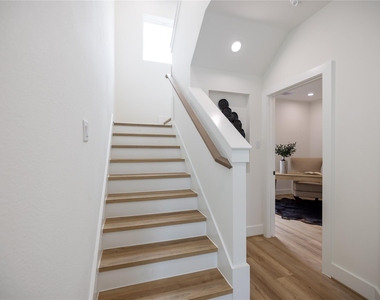 4010 Yellowstone Blvd - Photo Thumbnail 3