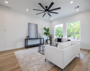 4010 Yellowstone Blvd - Photo Thumbnail 7