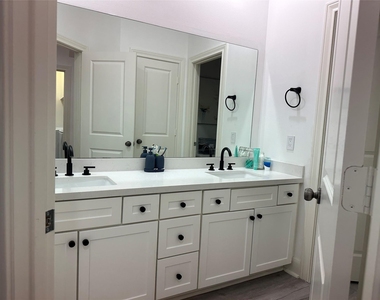 30 Riva Row - Photo Thumbnail 16
