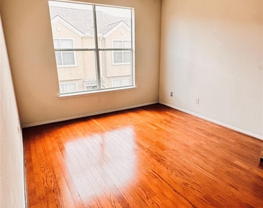 12707 Boheme Drive - Photo Thumbnail 6