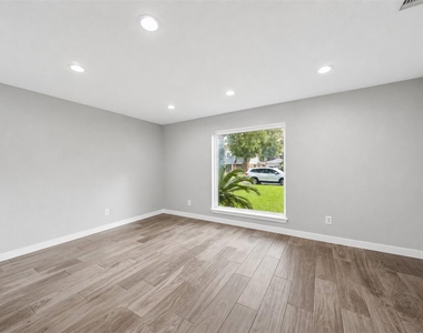15414 Ripplestream Street - Photo Thumbnail 9