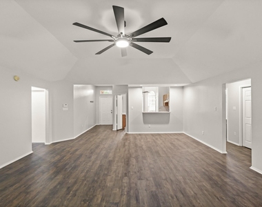 3651 Woodlace Drive - Photo Thumbnail 7