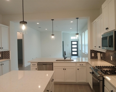 2235 Garden Arbor Lane - Photo Thumbnail 7