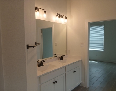2235 Garden Arbor Lane - Photo Thumbnail 9