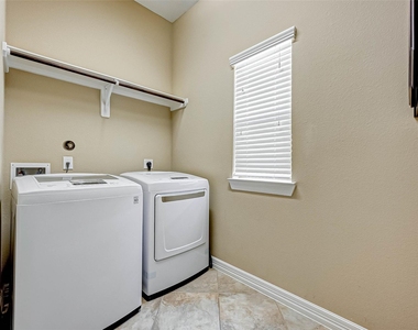 2914 Cotswold Lane - Photo Thumbnail 25
