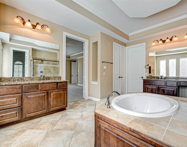 2914 Cotswold Lane - Photo Thumbnail 29