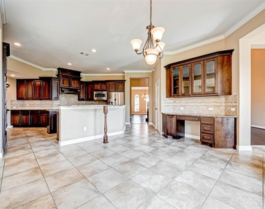 2914 Cotswold Lane - Photo Thumbnail 23