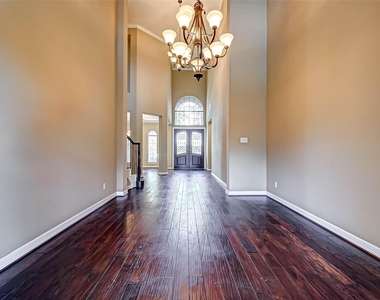 2914 Cotswold Lane - Photo Thumbnail 12