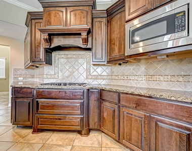 2914 Cotswold Lane - Photo Thumbnail 19