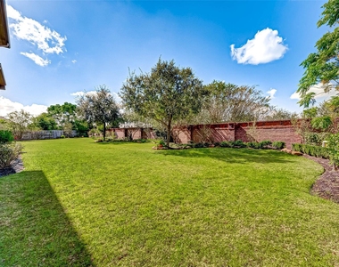 2914 Cotswold Lane - Photo Thumbnail 47