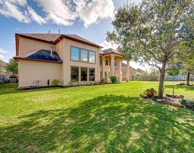 2914 Cotswold Lane - Photo Thumbnail 44