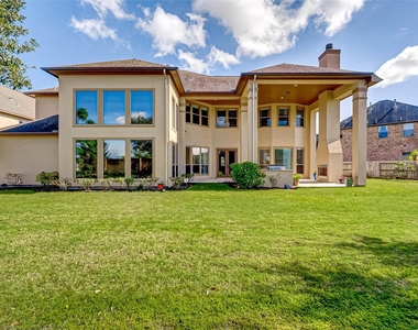 2914 Cotswold Lane - Photo Thumbnail 45