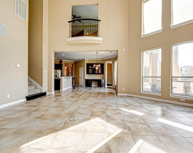 2914 Cotswold Lane - Photo Thumbnail 16