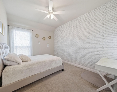 28014 Woodland Bend Way - Photo Thumbnail 13
