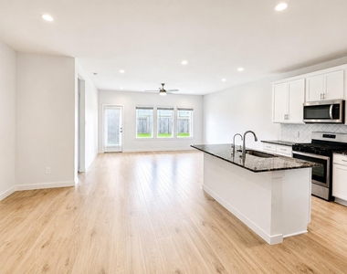 7807 Acqua Pulita Lane - Photo Thumbnail 4
