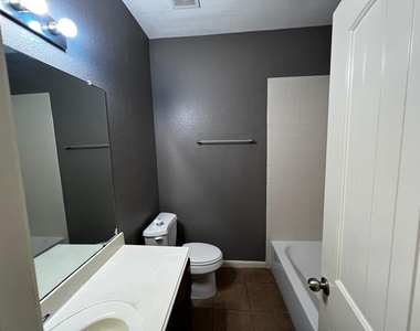 23706 Red Glade Court - Photo Thumbnail 13