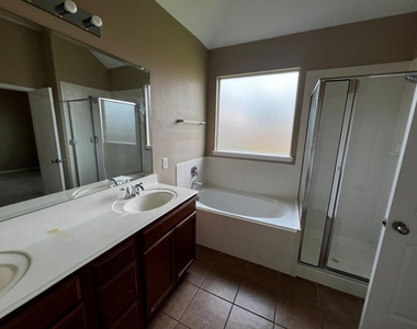 23706 Red Glade Court - Photo Thumbnail 5