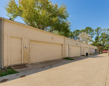 15169 Kimberley Court - Photo Thumbnail 2