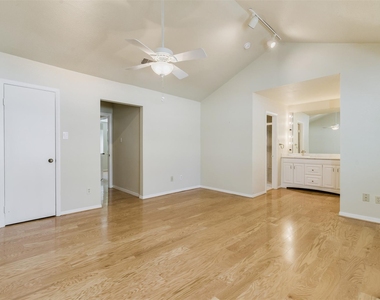 15169 Kimberley Court - Photo Thumbnail 9