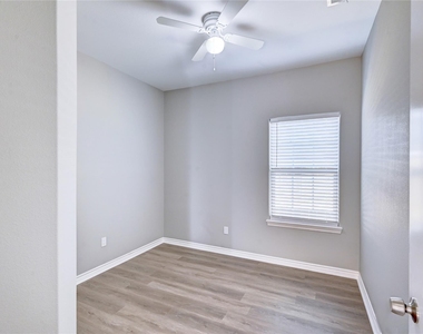 11923 Nelwood - Photo Thumbnail 13
