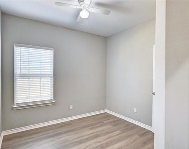 11923 Nelwood - Photo Thumbnail 15