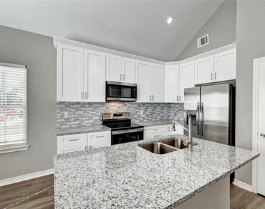 11923 Nelwood - Photo Thumbnail 5