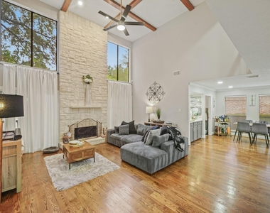 15831 Ridge Park Drive - Photo Thumbnail 2