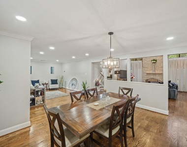 15831 Ridge Park Drive - Photo Thumbnail 5